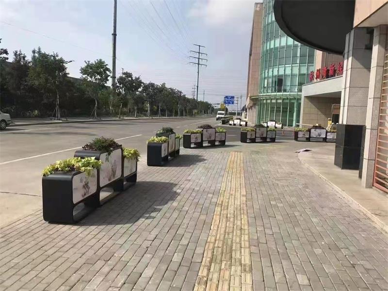 道路花箱护栏怎么选择？